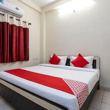 Oyo 18571 Ashoka Resort Indore Bagian luar foto