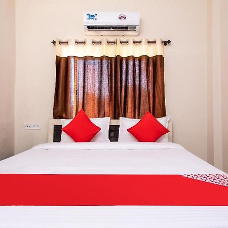 Oyo 18571 Ashoka Resort Indore Bagian luar foto