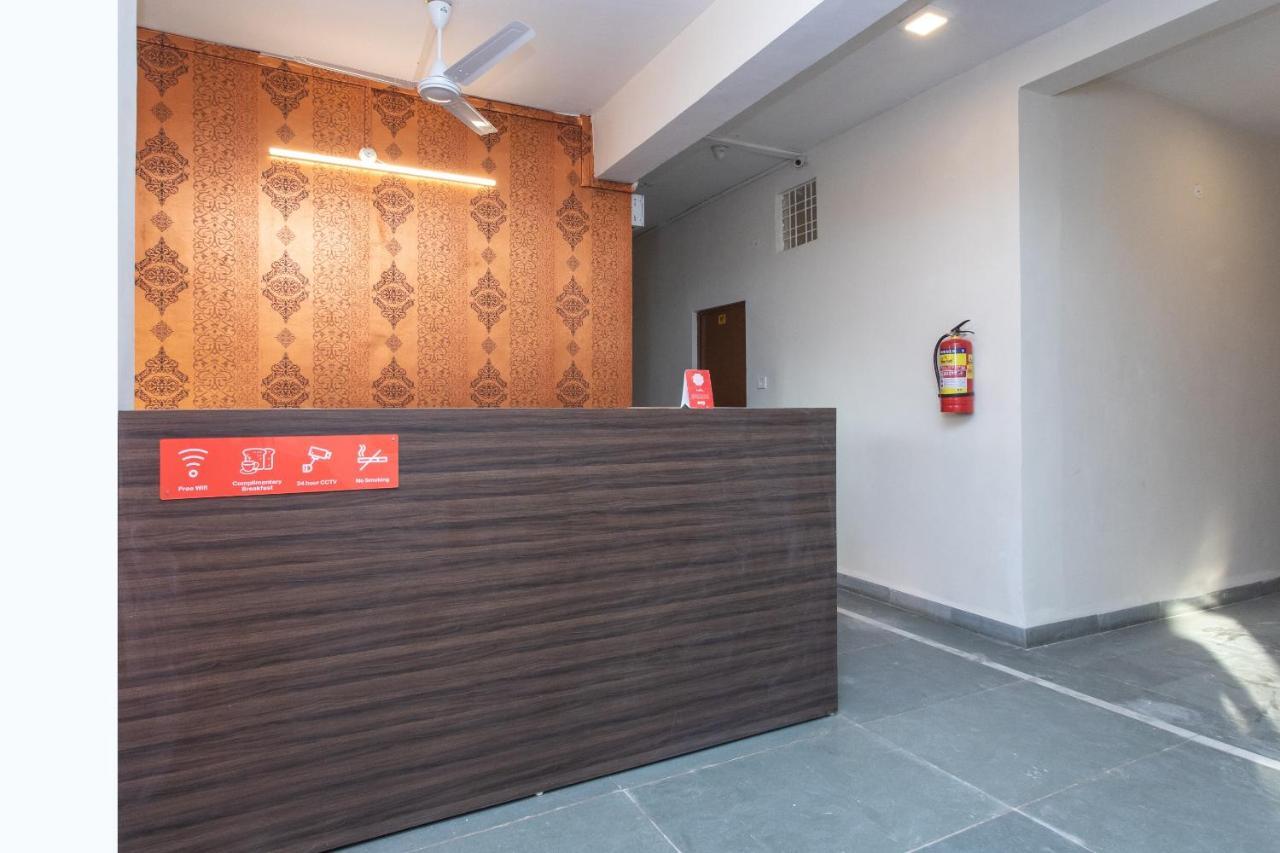 Oyo 18571 Ashoka Resort Indore Bagian luar foto