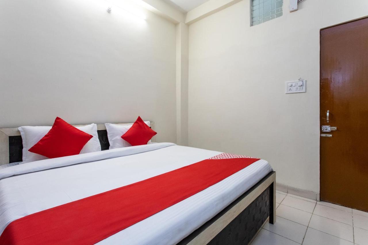 Oyo 18571 Ashoka Resort Indore Bagian luar foto