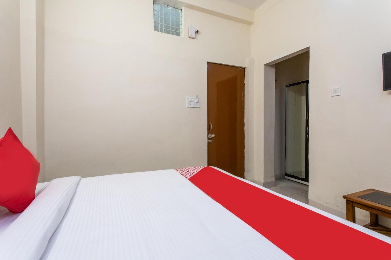 Oyo 18571 Ashoka Resort Indore Bagian luar foto