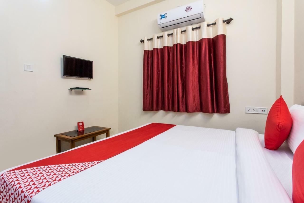 Oyo 18571 Ashoka Resort Indore Bagian luar foto