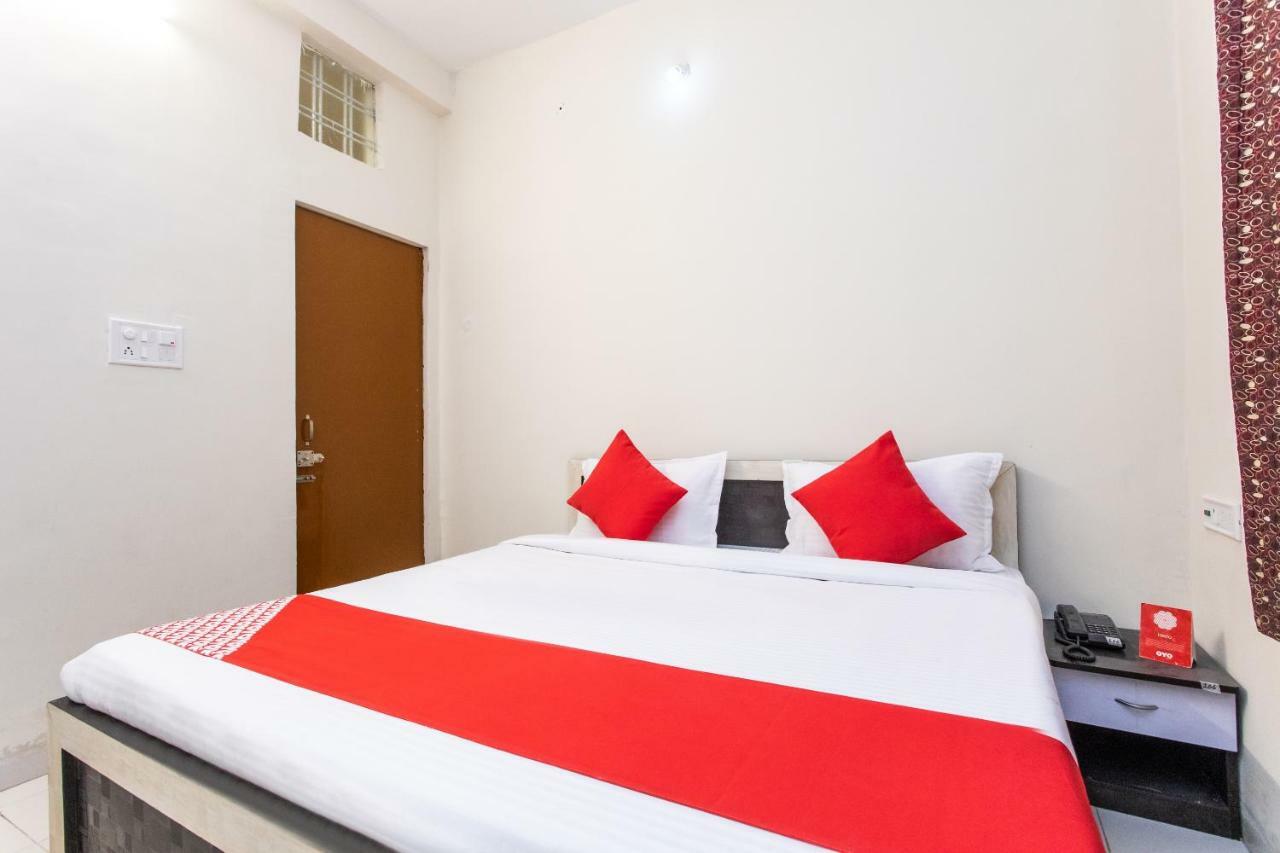 Oyo 18571 Ashoka Resort Indore Bagian luar foto