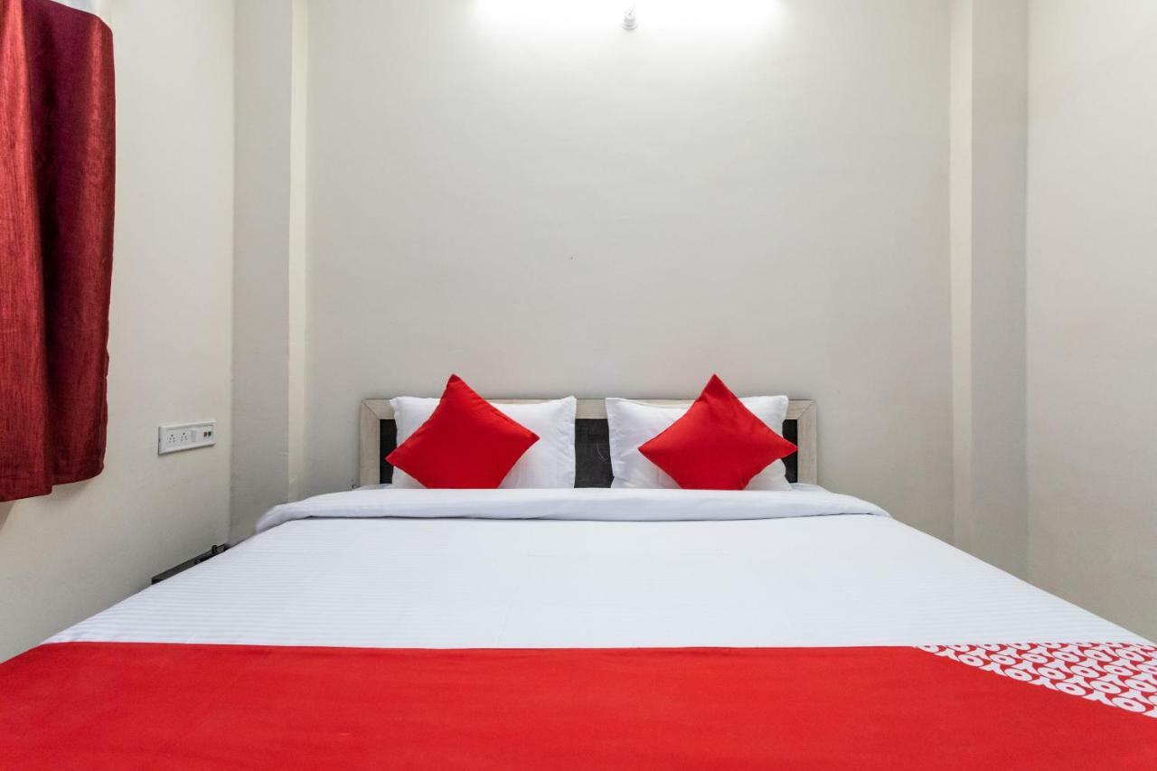 Oyo 18571 Ashoka Resort Indore Bagian luar foto