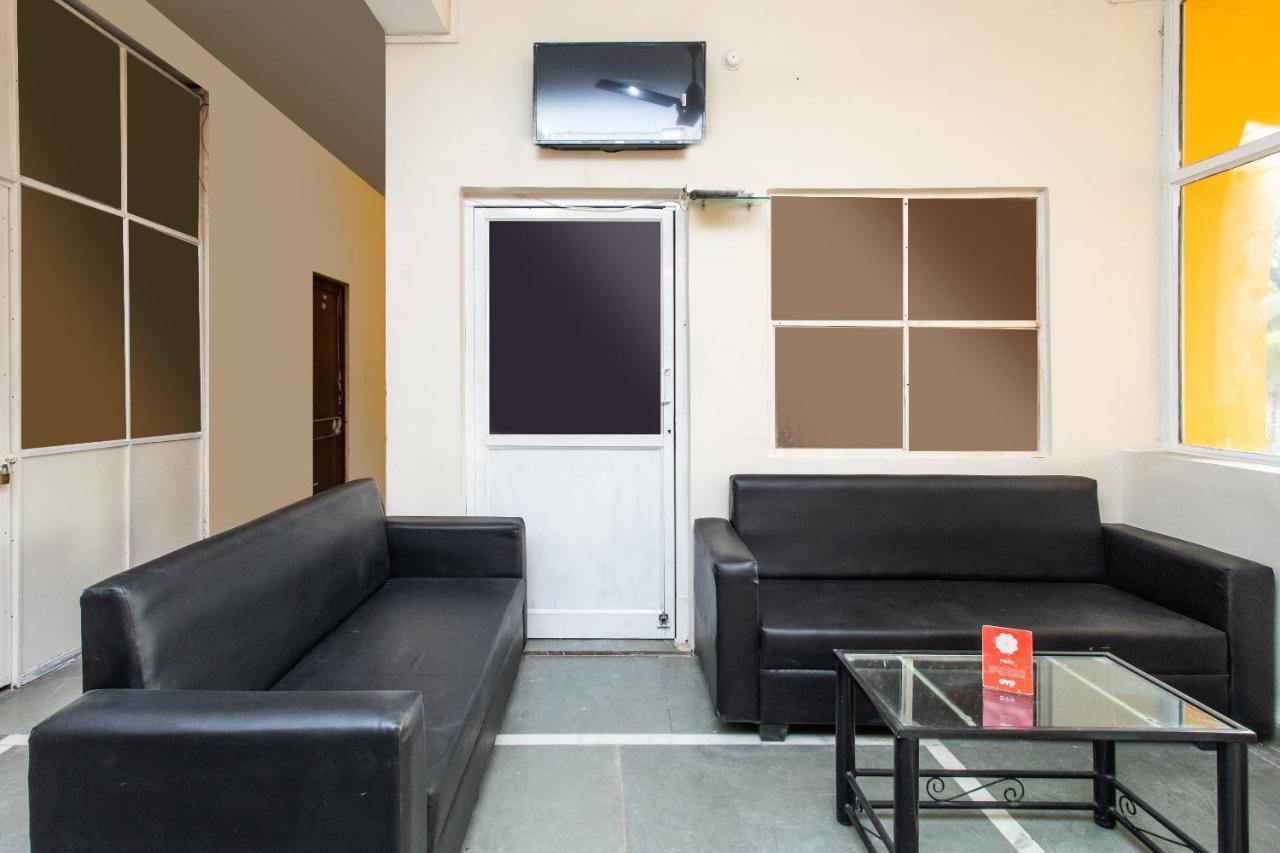 Oyo 18571 Ashoka Resort Indore Bagian luar foto